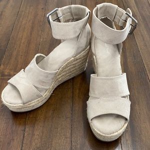 Universal Thread Wedges 8.5